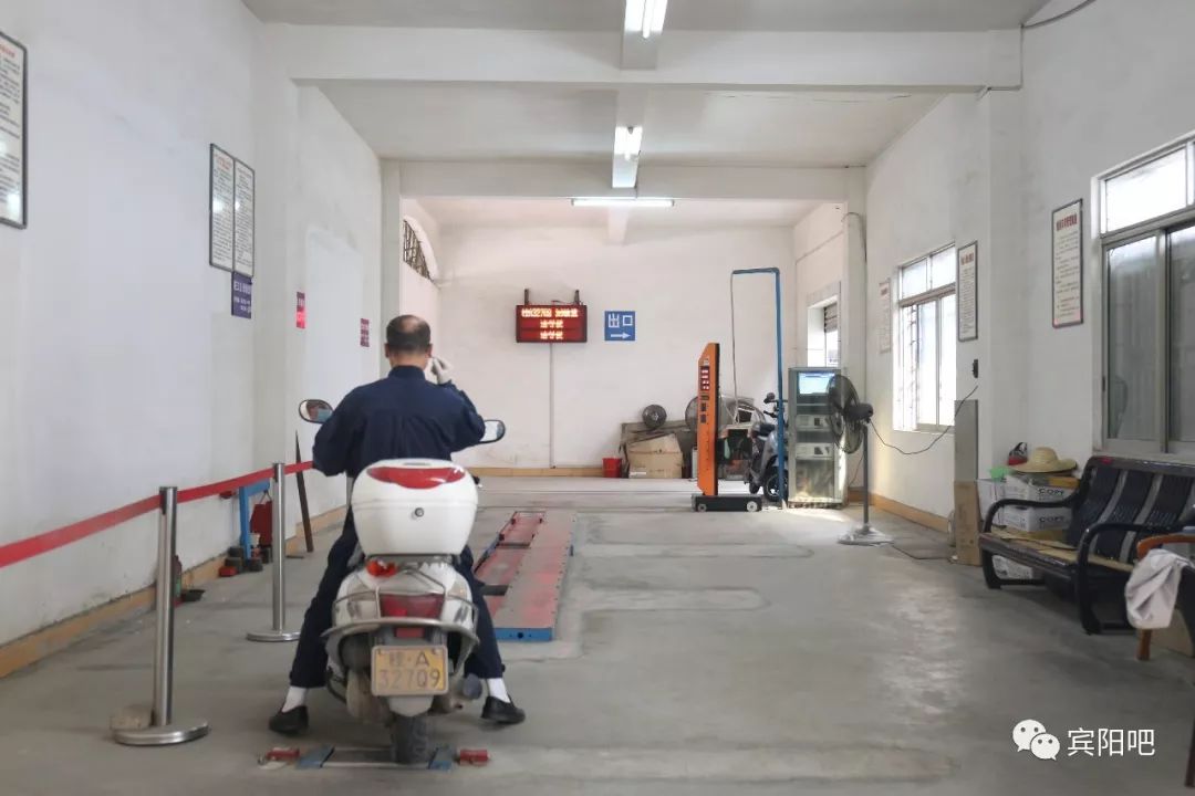 【Bsports必一体育】阿联酋阿布扎比航空签署购买两架庞巴迪Q400 NextGen飞机的意向书(图2) 必一