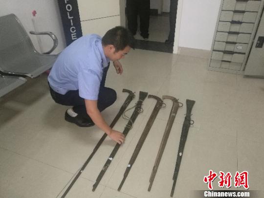 电影《最好的我们》海报预告双发 将于盛夏上映-必一(图1) 必一