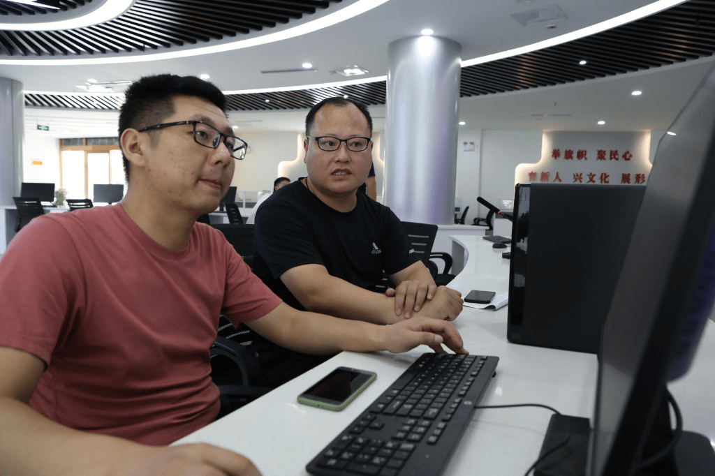 必一-
柘城融媒体中心：同心向“融” “融”荣与共(图5)