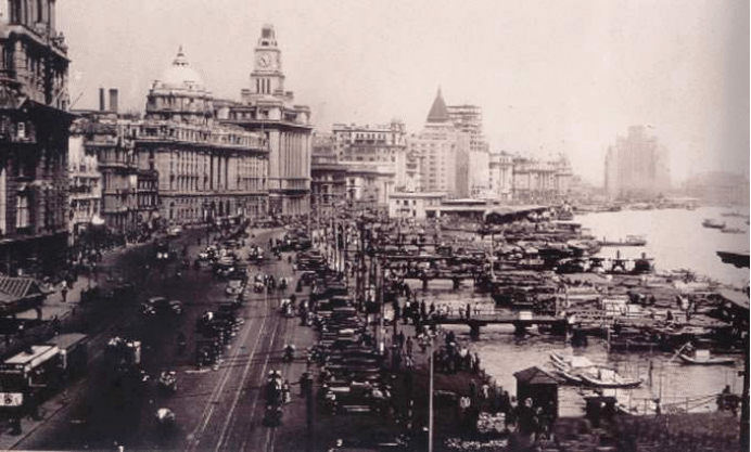 
百年前上海为了都会卫生也是拼了 天天10点前倒垃圾 超时罚款_必一(图4)